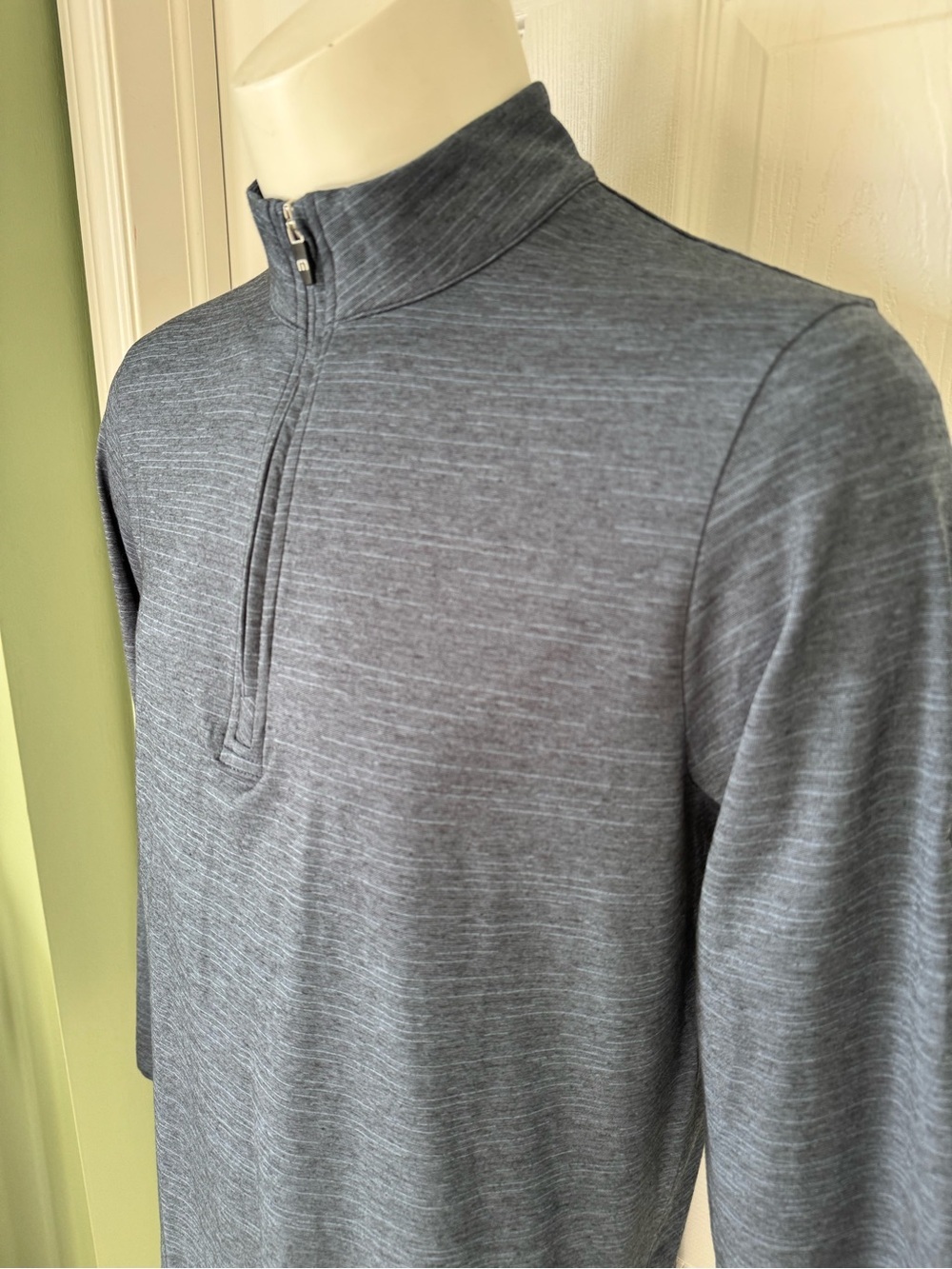 NWT Mens Travis Mathew The Heater Quarter Zip Lightweight Sweater Medium NEW